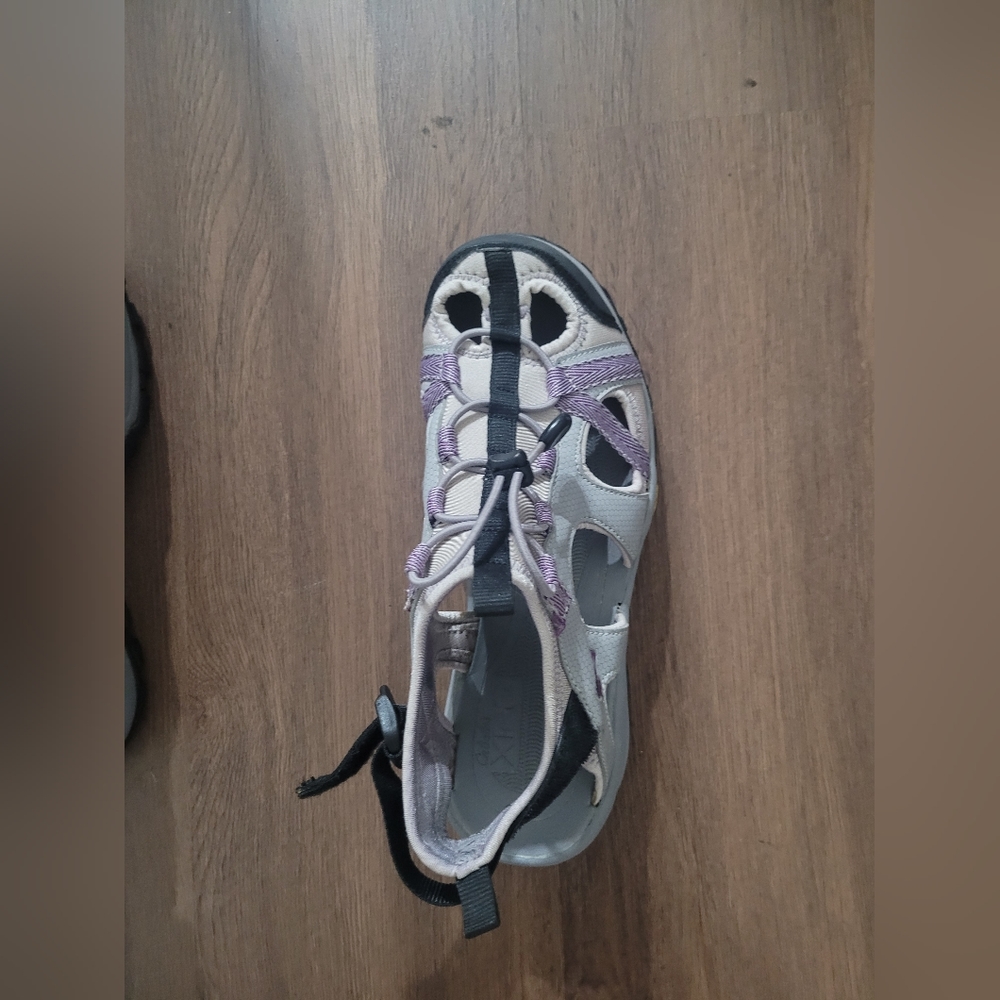 Cabela's sandals